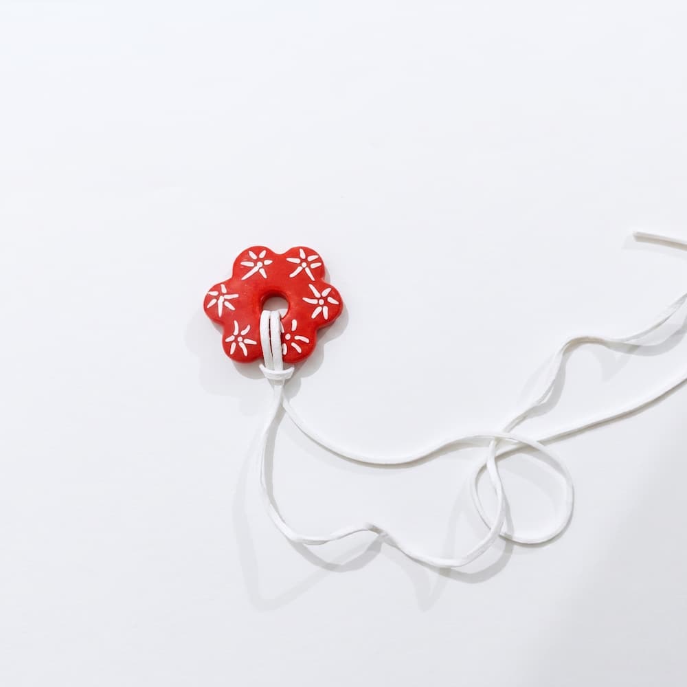 Red flower chord necklace
