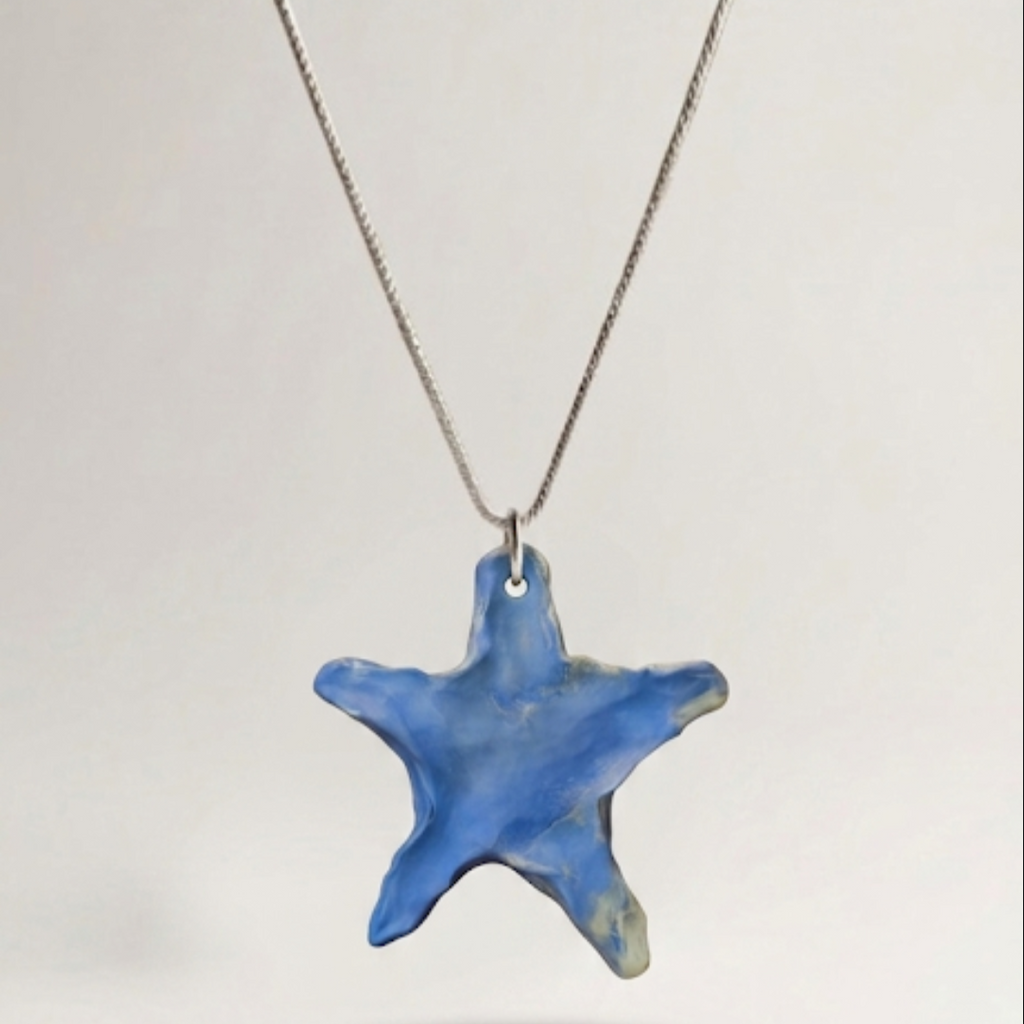 Mesh sky star pendant